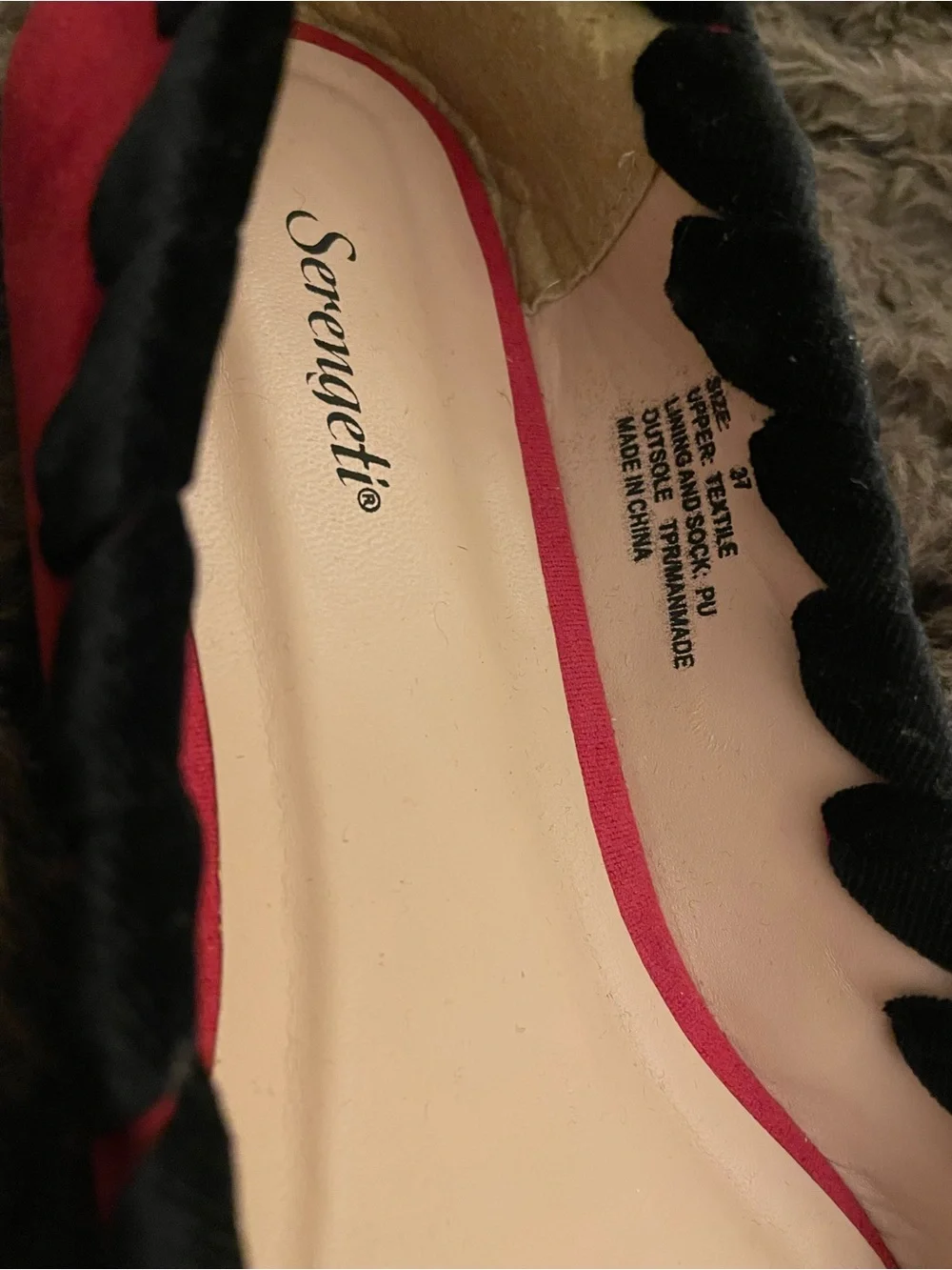 Serengeti Red Pointed Ballet Flats with Black Contrast Stitch Trim and Bow NWOT - Picture 3 of 8